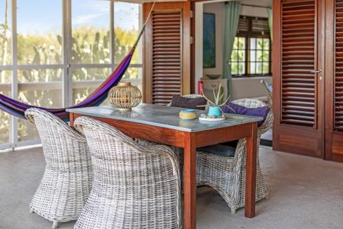 شرفة/ تراس, Villa San Sebastian Curaçao (Villa San Sebastian Curacao) in Fontein شرفة/ تراس, Villa San Sebastian Curaçao (Villa San Sebastian Curacao) in Fontein