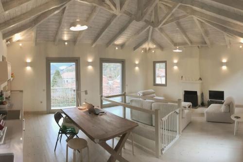 Kilátás, Footpath House / Ολόκληρο σπίτι στο Μεγάλο Χωριό (Footpath House / Ολοκληρο σπιτι στο Μεγαλο Χωριο) in Megalo Chorio Kilátás, Footpath House / Ολόκληρο σπίτι στο Μεγάλο Χωριό (Footpath House / Ολοκληρο σπιτι στο Μεγαλο Χωριο) in Megalo Chorio