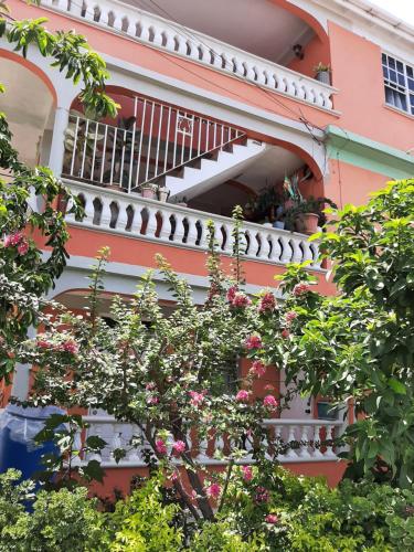 Ingos comfort apartment in Canefield Ingos comfort apartment in Canefield