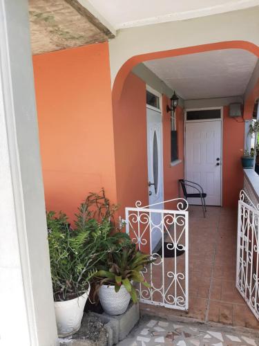 Ingos comfort apartment in Canefield Ingos comfort apartment in Canefield