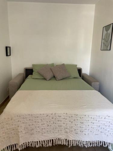 Beau studio coin nuit Centre Antibes