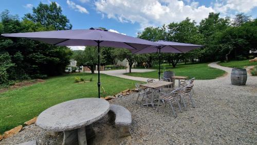 Lodge tente les pommiers Glamping Ô rendez-vous en demi-pension (Lodge tente les pommiers Glamping O rendez-vous en demi-pension) in Roquefeuil Lodge tente les pommiers Glamping Ô rendez-vous en demi-pension (Lodge tente les pommiers Glamping O rendez-vous en demi-pension) in Roquefeuil