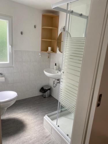 Fürdőszoba, Ferienwohnung Retzbachtal in Lorch-Lorchhausen Fürdőszoba, Ferienwohnung Retzbachtal in Lorch-Lorchhausen