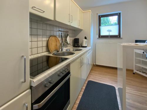 Konyha, Helle FEWO, 60 qm, Souterrain, eigener Eingang, Rhein und Nahe in Bingen am Rhein Konyha, Helle FEWO, 60 qm, Souterrain, eigener Eingang, Rhein und Nahe in Bingen am Rhein