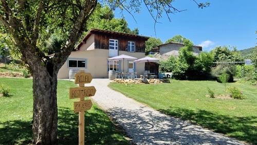 Dortoir Gîte d'étapes "Les troubadours" Ô rendez-vous 6 pers en Demi-pension (Dortoir Gite d'etapes "Les troubadours" O rendez-vous 6 pers en Demi-pension) in Roquefeuil Dortoir Gîte d'étapes "Les troubadours" Ô rendez-vous 6 pers en Demi-pension (Dortoir Gite d'etapes "Les troubadours" O rendez-vous 6 pers en Demi-pension) in Roquefeuil