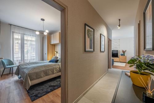 3 Bedroom Condo w Garage and Balcony