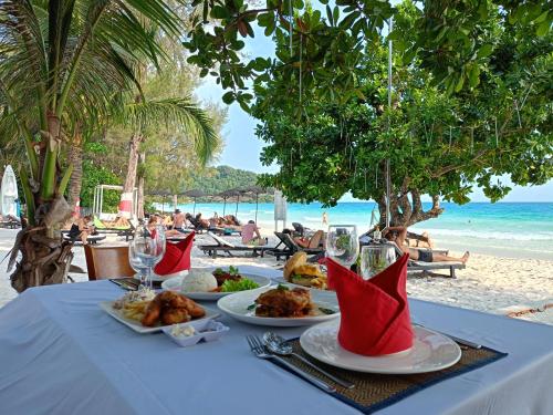 食べ物/飲み物, スカーレット セイルズ バンガロー (SCARLET SAILS BUNGALOW) in ロン島 食べ物/飲み物, スカーレット セイルズ バンガロー (SCARLET SAILS BUNGALOW) in ロン島