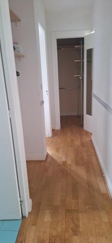 Appartement 3 chambres 6 personnes - Madeleine Tram B Dunoise in La Madeleine Appartement 3 chambres 6 personnes - Madeleine Tram B Dunoise in La Madeleine