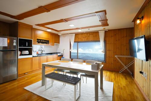 Facilities, Fantastic Ocean View Sydney Hotel in Aewol Facilities, Fantastic Ocean View Sydney Hotel in Aewol