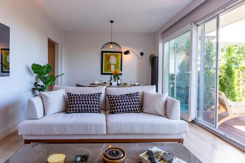 Bosphorus Panoroma Designer Suite, optional butler