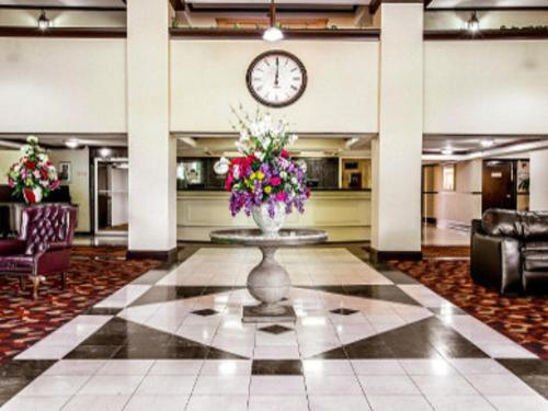 大堂, 伯明翰機場華美達酒店 (Ramada by Wyndham Birmingham Airport) in 伯明翰 (AL) 大堂, 伯明翰機場華美達酒店 (Ramada by Wyndham Birmingham Airport) in 伯明翰 (AL)