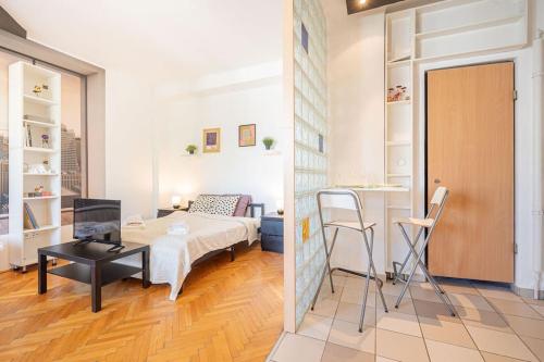 Cozy Comfort near the Market