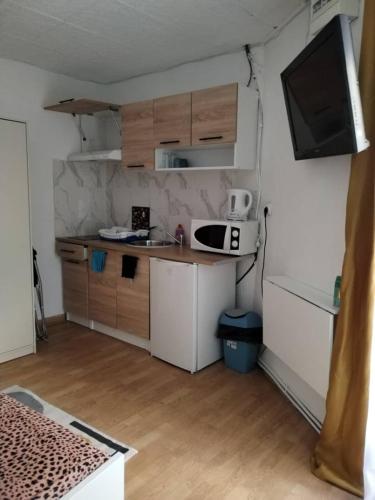 Chez Gabin & Elsie in Pertuis Town Center Chez Gabin & Elsie in Pertuis Town Center