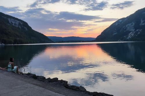 Studio calme a deux pas du lac de Nantua in Nantua Studio calme a deux pas du lac de Nantua in Nantua