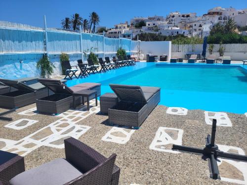 Swimming pool, Liogerma in Milos Island Swimming pool, Liogerma in Milos Island