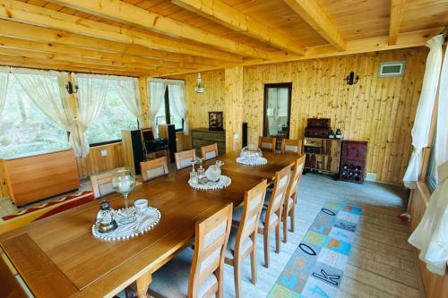 Căsuța din pădure (Casuta din padure) in Ocnele Mari Căsuța din pădure (Casuta din padure) in Ocnele Mari
