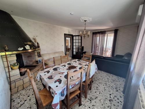 Les mûriers - Etage complet d'une grande maison avec jardin (Les muriers - Etage complet d'une grande maison avec jardin) in Argeliers Les mûriers - Etage complet d'une grande maison avec jardin (Les muriers - Etage complet d'une grande maison avec jardin) in Argeliers