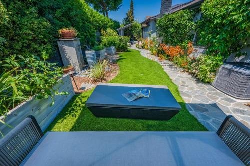 Kert, Amazing days Spa Pool Villa near Disney & Beaches in Placentia (Kalifornia) Kert, Amazing days Spa Pool Villa near Disney & Beaches in Placentia (Kalifornia)