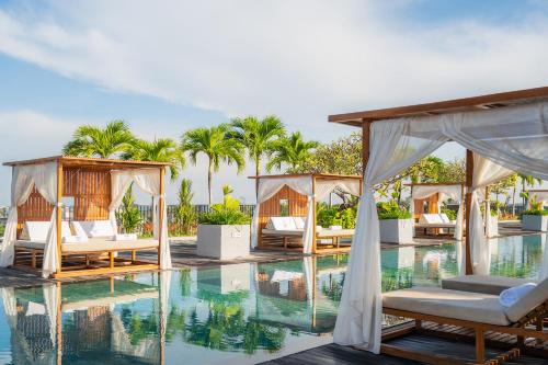 Swimmingpool, Cross Paasha Bali Seminyak in Bali Swimmingpool, Cross Paasha Bali Seminyak in Bali