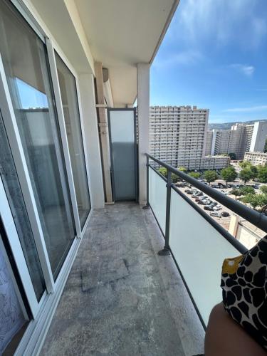 Plage, stade et parking privé dans la résidence