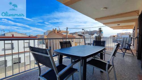 Apartamento de dos terrazas y ventiladores