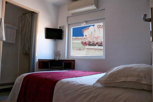 Hôtel des ARTS Aix Hyper Centre in Aix-en-Provence Hôtel des ARTS Aix Hyper Centre in Aix-en-Provence