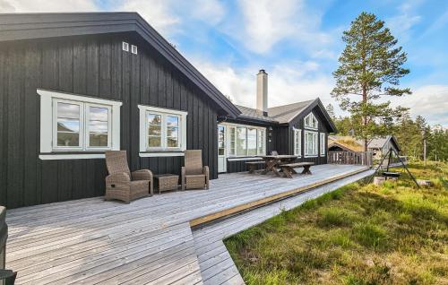 3 Bedroom Lovely Home In Skollenborg