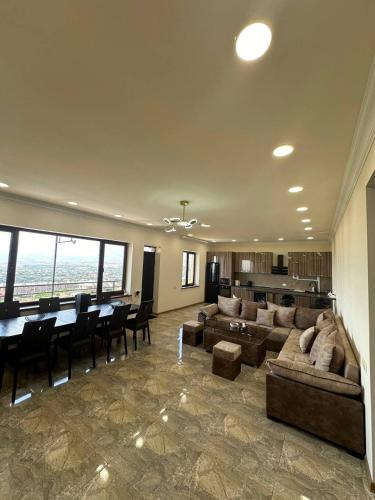 Hyuratun-Ashtarak in Ashtarak Hyuratun-Ashtarak in Ashtarak