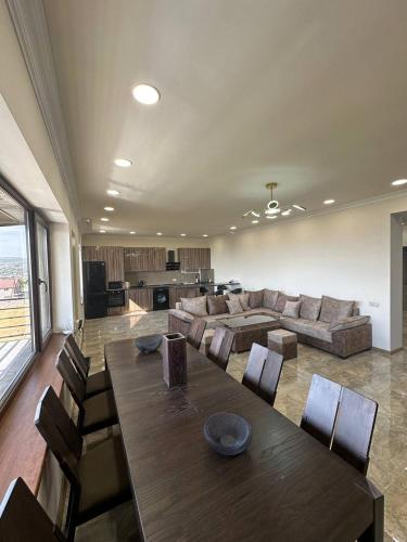 Hyuratun-Ashtarak in Ashtarak Hyuratun-Ashtarak in Ashtarak