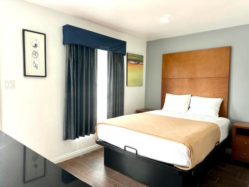 Oceanside Inn & Suites in Oceanside Beachfront Oceanside Inn & Suites in Oceanside Beachfront