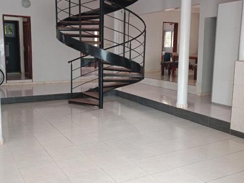 Kamar Tidur, White House in Ziguinchor Kamar Tidur, White House in Ziguinchor
