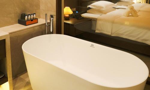 バスルーム, MonMonBoutique Hotel in キナック ナカサン バスルーム, MonMonBoutique Hotel in キナック ナカサン