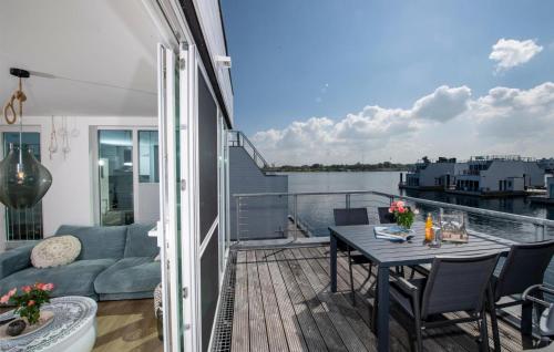 Zunanjost, Sanibel in Olpenitz Zunanjost, Sanibel in Olpenitz