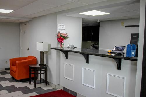 Vestíbulo, Motel 6 Knoxville, TN - East in Near Center Vestíbulo, Motel 6 Knoxville, TN - East in Near Center