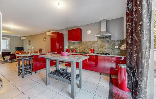 Kitchen, 2 Bedroom Gorgeous Home In Mercues in Mercues Kitchen, 2 Bedroom Gorgeous Home In Mercues in Mercues