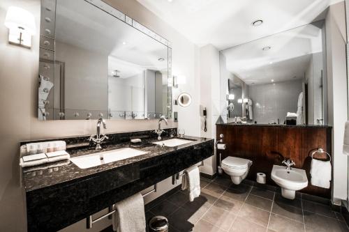 This photo about The Prince Akatoki London shared on HyHotel.com