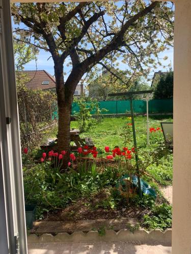 Taman, 'StudioCDG fr' Cerisier, Studio proche near CDG Roissy airport, Parc Expositions, Stade de France, A in Villepinte Taman, 'StudioCDG fr' Cerisier, Studio proche near CDG Roissy airport, Parc Expositions, Stade de France, A in Villepinte