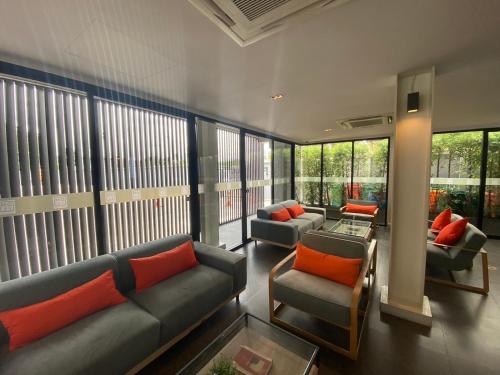 Előcsarnok, Moji Don Mueang Airport Hotel - Bangkok in Don Mueang nemzetközi repülőtér Előcsarnok, Moji Don Mueang Airport Hotel - Bangkok in Don Mueang nemzetközi repülőtér