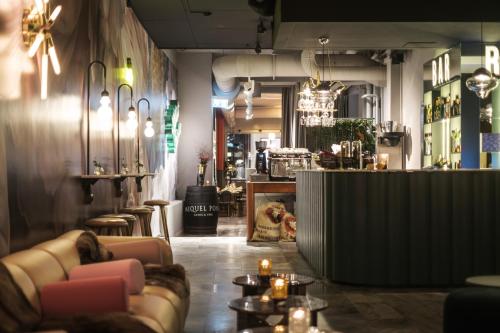 A szálláshely kívülről, Hotel Flora in Vízpart/tengerpart A szálláshely kívülről, Hotel Flora in Vízpart/tengerpart