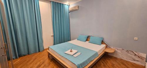 On Nizami str near Kolorit