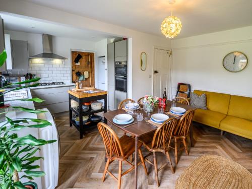 Pass the Keys 3 Bedroom home within walking distance of town in Underdale Pass the Keys 3 Bedroom home within walking distance of town in Underdale
