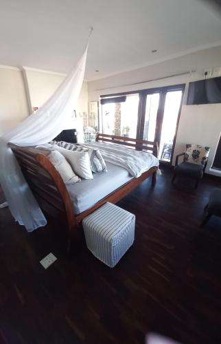 Whale Rock Guest House in Плетенберг Бей Whale Rock Guest House in Плетенберг Бей