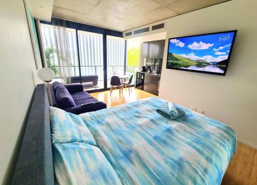 Stylish Apartment with Rooftop Pool, Minutes from City and ANU in لاينهام Stylish Apartment with Rooftop Pool, Minutes from City and ANU in لاينهام