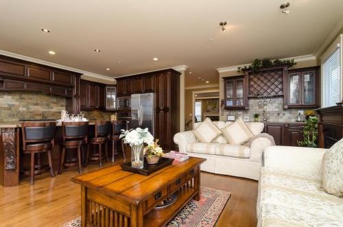 This photo about White Rock Beach Guest House shared on HyHotel.com