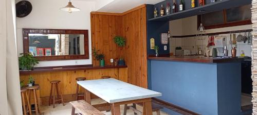 Кухня, Gurú Hostel Buzios (Guru Hostel Buzios) in Альто-де-Бузиос (Жилой Район) Кухня, Gurú Hostel Buzios (Guru Hostel Buzios) in Альто-де-Бузиос (Жилой Район)