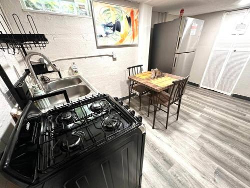 Serene Cityscape Sanctuary Close to Downtown Indianapolis - Unit #5 near Hinkle Fieldhouse Serene Cityscape Sanctuary Close to Downtown Indianapolis - Unit #5 near Hinkle Fieldhouse