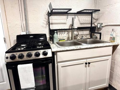 Serene Cityscape Sanctuary Close to Downtown Indianapolis - Unit #5 near Hinkle Fieldhouse Serene Cityscape Sanctuary Close to Downtown Indianapolis - Unit #5 near Hinkle Fieldhouse