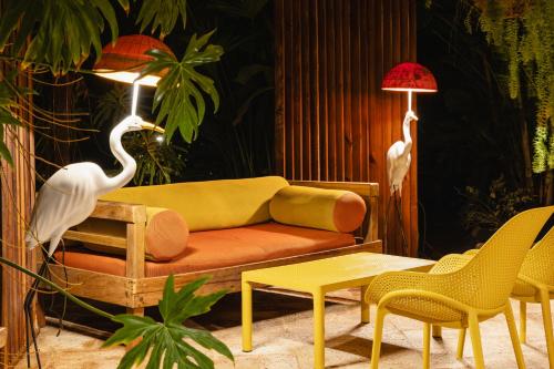 Pub/salon, Mawamba Lodge in Tortuguero Pub/salon, Mawamba Lodge in Tortuguero