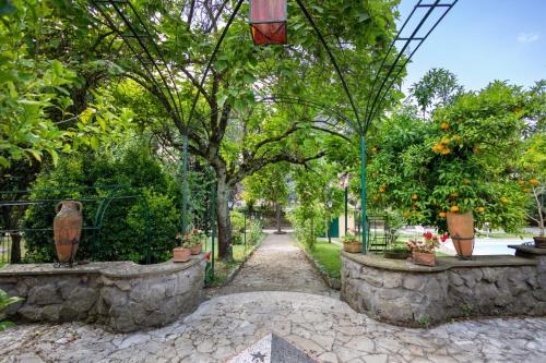 Tenuta dell'Inviolata Guest House in فيليترى Tenuta dell'Inviolata Guest House in فيليترى