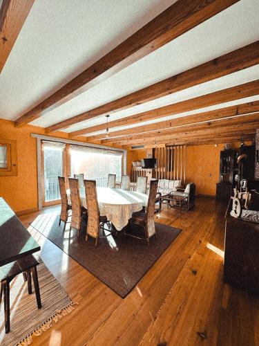 ห้องส่วนกลางสำหรับนั่งเล่น/ดูทีวี, Aguilhões River House (Aguilhoes River House) in เปนาฟิลด์ ห้องส่วนกลางสำหรับนั่งเล่น/ดูทีวี, Aguilhões River House (Aguilhoes River House) in เปนาฟิลด์